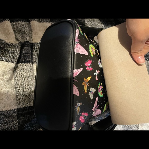 Super cute 🥰 Winged type 🦋🐝🦇Pokémon themed Pokémonxloungefly mini backpack - Picture 6 of 9